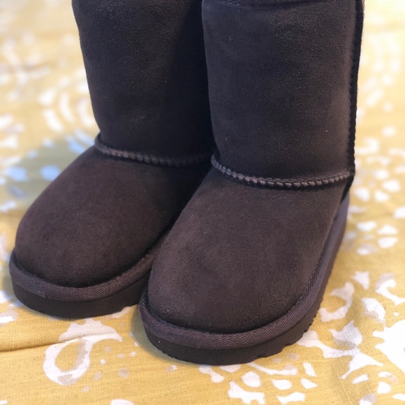 Toddler Ugg Boots - Picture 3 of 4